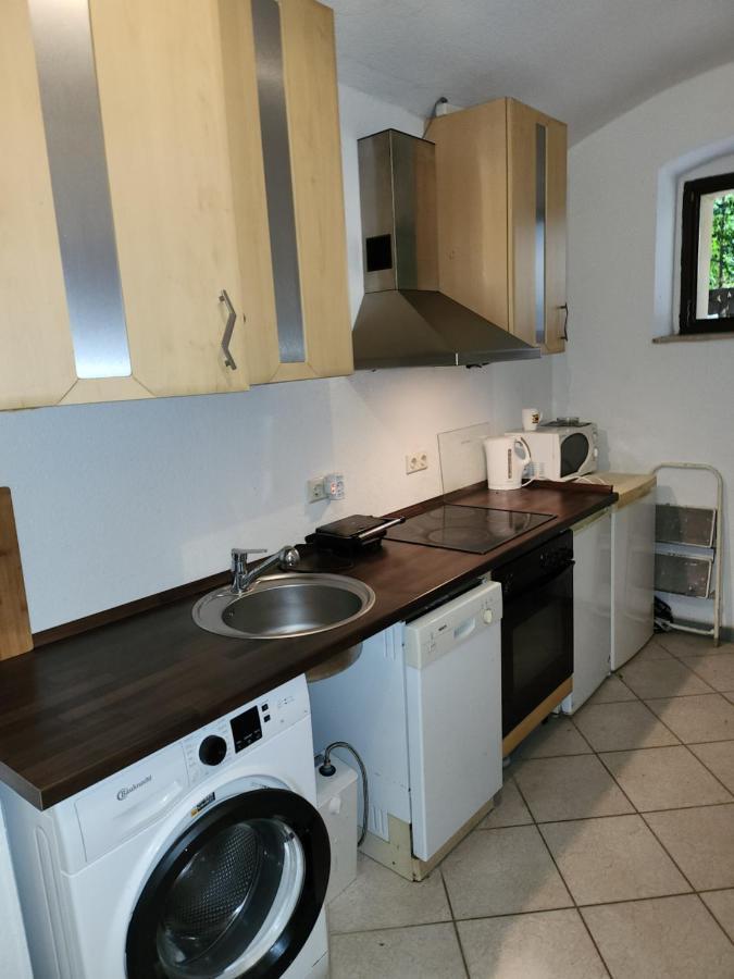 Halle, Top -Preise, 79 Qm Sd Fewo, Eg, Wahlweise Mit 1- 3 Dz, Tv Lounge, Kueche, Bad Wc Einfach Und Gut, Langzeitmieter Vb Preise Halle  Extérieur photo