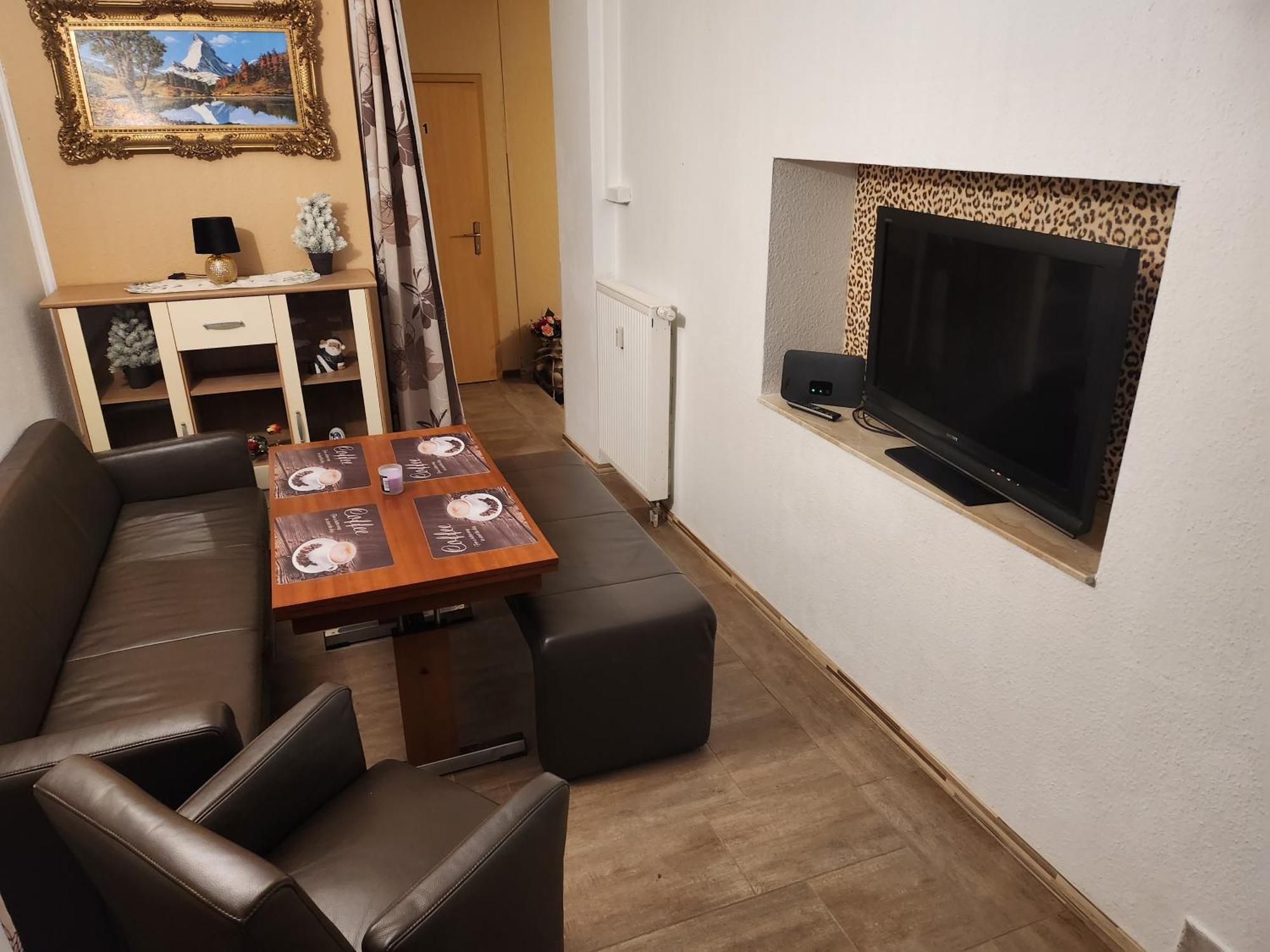 Halle, Top -Preise, 79 Qm Sd Fewo, Eg, Wahlweise Mit 1- 3 Dz, Tv Lounge, Kueche, Bad Wc Einfach Und Gut, Langzeitmieter Vb Preise Halle  Extérieur photo