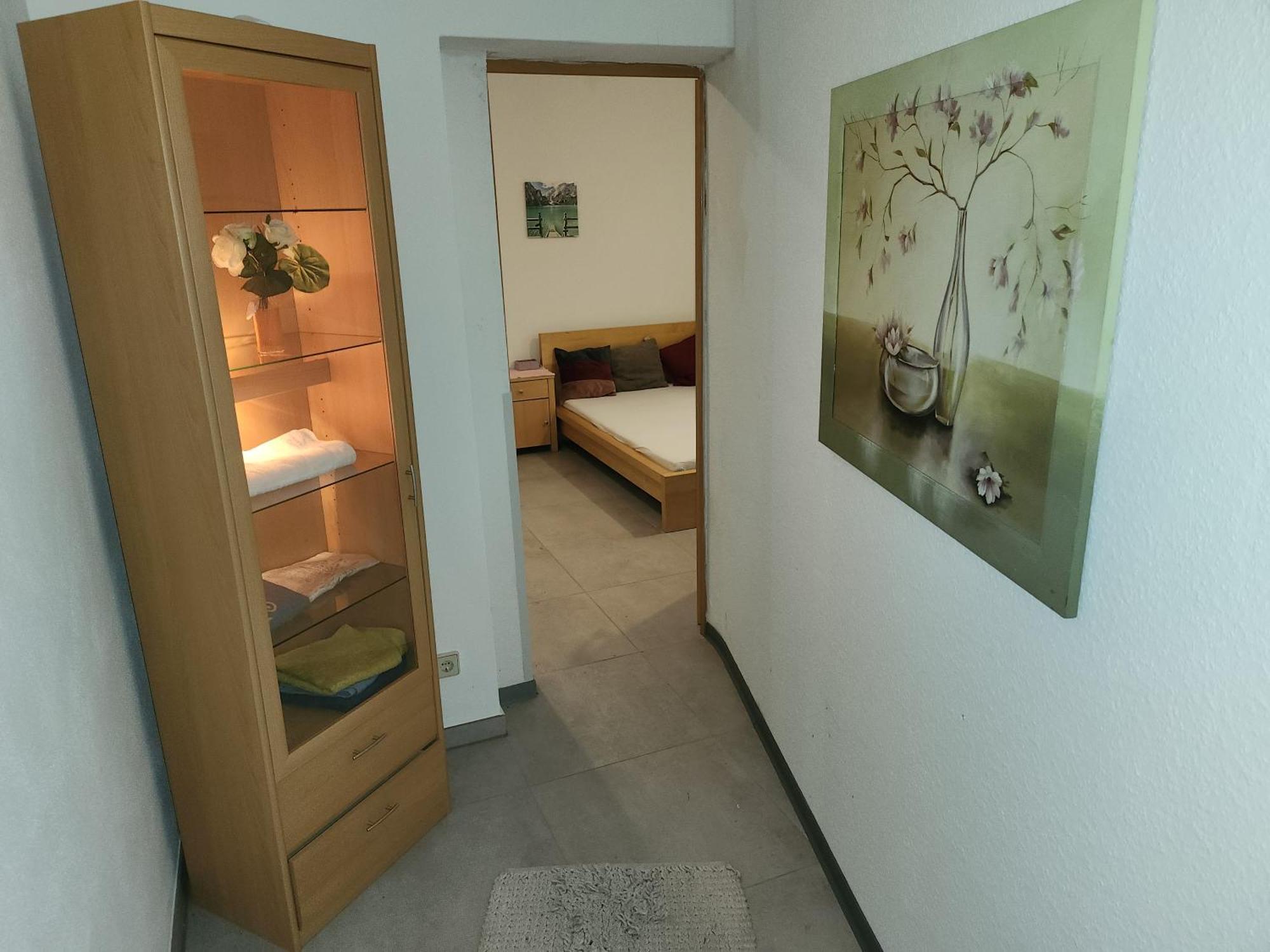 Halle, Top -Preise, 79 Qm Sd Fewo, Eg, Wahlweise Mit 1- 3 Dz, Tv Lounge, Kueche, Bad Wc Einfach Und Gut, Langzeitmieter Vb Preise Halle  Extérieur photo