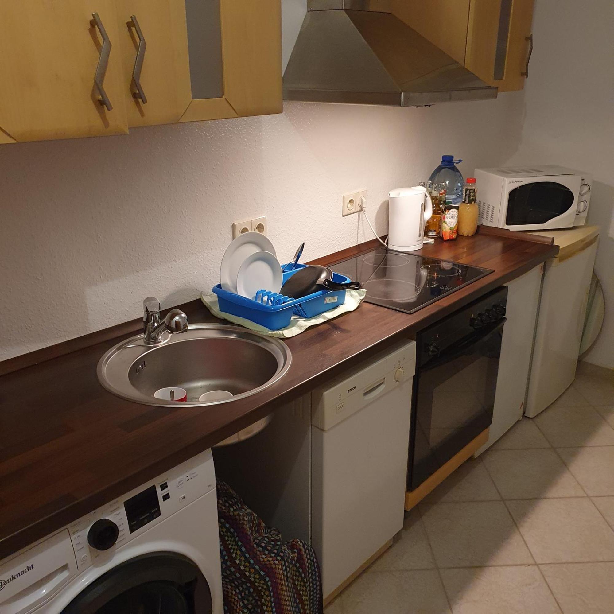 Halle, Top -Preise, 79 Qm Sd Fewo, Eg, Wahlweise Mit 1- 3 Dz, Tv Lounge, Kueche, Bad Wc Einfach Und Gut, Langzeitmieter Vb Preise Halle  Extérieur photo