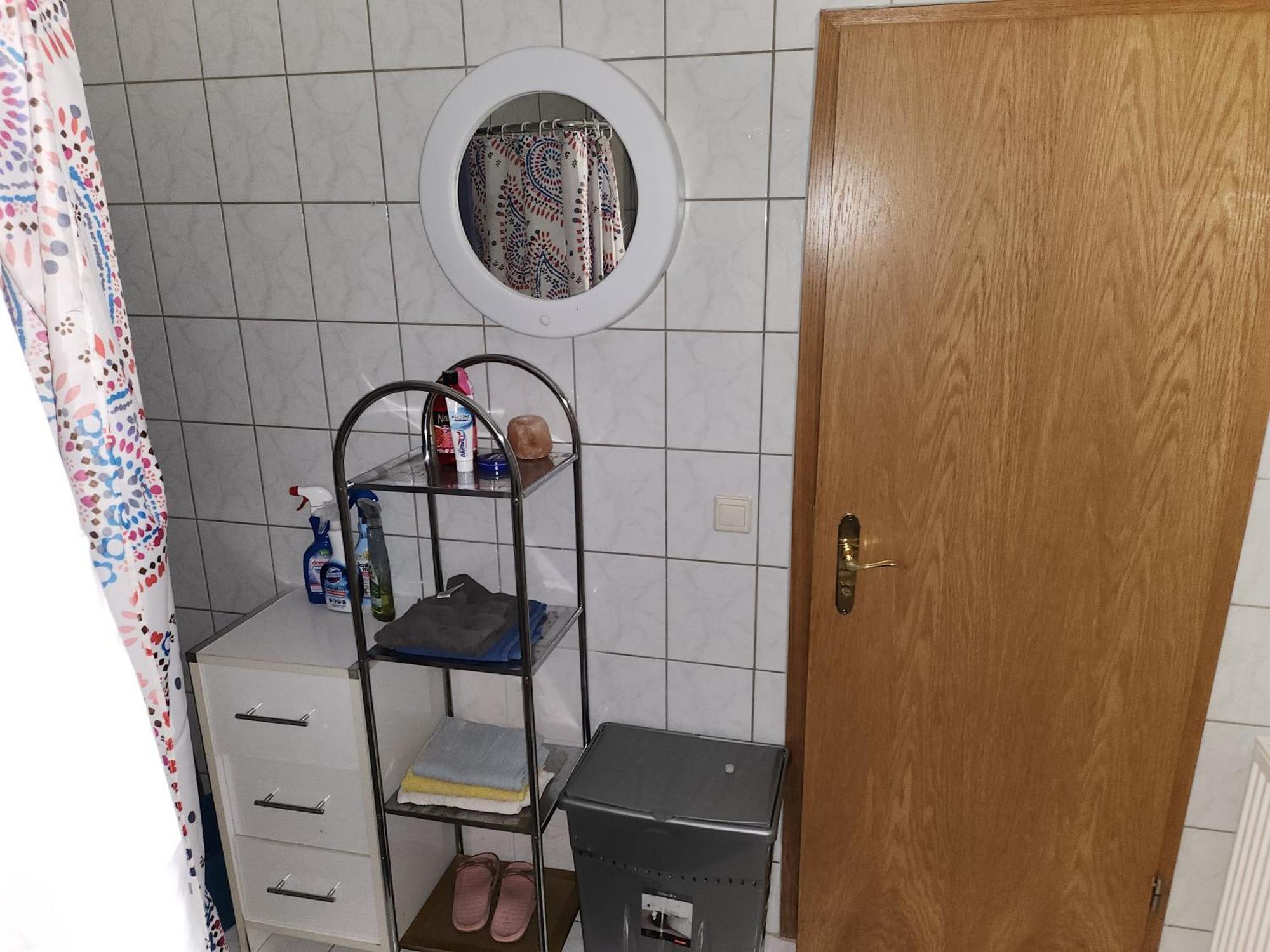 Halle, Top -Preise, 79 Qm Sd Fewo, Eg, Wahlweise Mit 1- 3 Dz, Tv Lounge, Kueche, Bad Wc Einfach Und Gut, Langzeitmieter Vb Preise Halle  Extérieur photo